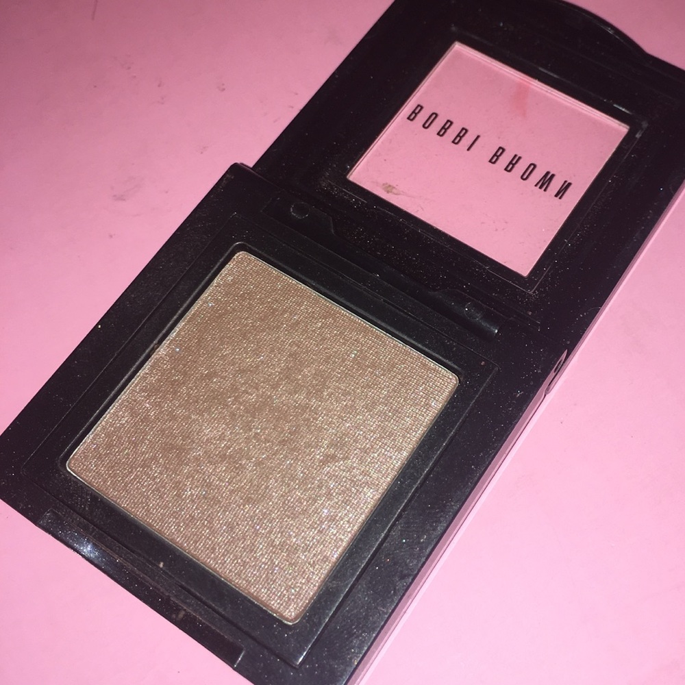 Bobbi brown blush in Bahama brown